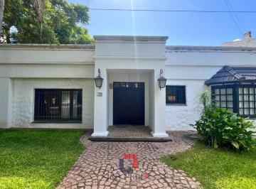 Casa · 200m² · 4 Ambientes · 1 Cochera · Casa en Cerro Chico