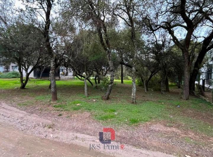 Terreno · 865m²
