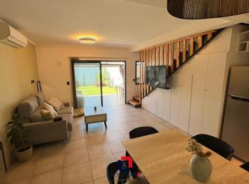 Casa · 97m² · 3 Ambientes · 2 Cocheras · Duplex en Docta Boulevard
