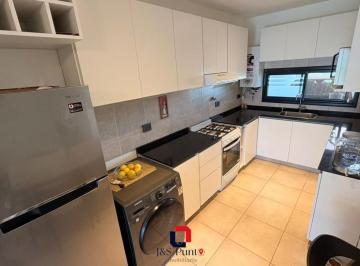 Casa · 97m² · 3 Ambientes · 2 Cocheras · Duplex en Docta Boulevard