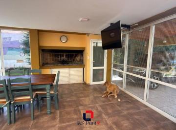 Casa · 232m² · 4 Ambientes · 3 Cocheras · Casa en Villa Allende Golf Apta Credito