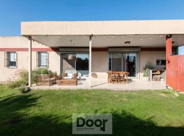 Casa · 170m² · 6 Ambientes · 2 Cocheras · Casa en Joaquin Gorina