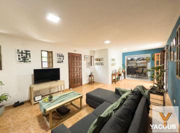 Casa · 150m² · 6 Ambientes · 1 Cochera · Casa en Venta - 4 Dorm. 2 Baños - 400 m² - La Plata - Villa Elisa.