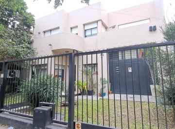 Casa · 293m² · 5 Ambientes · 2 Cocheras · Casa en Barrio Vicente López