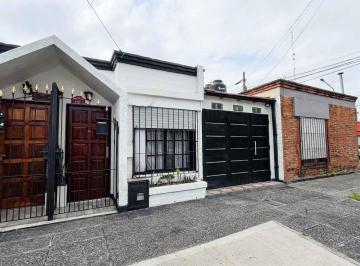 PH · 40m² · 3 Ambientes · 1 Cochera · Venta PH 3 Ambientes Morón con Cochera, Patio
