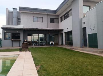 Casa · 349m² · 5 Ambientes · 2 Cocheras · Casa en Venta en Lujan de Cuyo