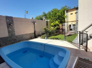 Casa · 350m² · 7 Ambientes · 2 Cocheras · Casa con Pileta en Venta (7 Ambientes) Las Heras