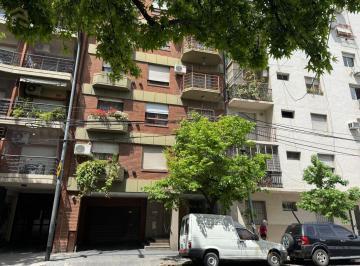 Garage · 12m² · Alquiler Cochera Fija y Cubierta a m de Hospital Italiano y Parque Centenario.