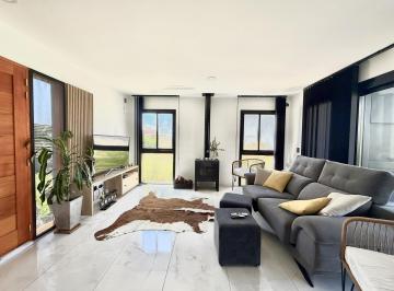Casa · 127m² · 4 Ambientes · 2 Cocheras · Casa en Venta 2 Dorm. con Piscina en Don Mateo Etapa 3 - Funes