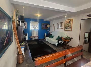 Casa · 220m² · 9 Ambientes · Casa en Alquiler - 8 Dorm. 6 Baños - 257 m² - Mar del Plata