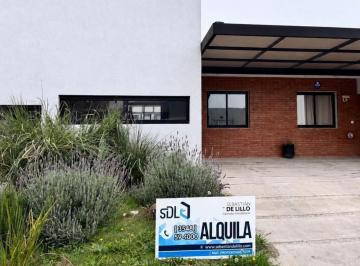 Casa · 180m² · 3 Ambientes · 2 Cocheras · Duplex 2 Dorm. · Alquiler · Docta Bv.