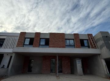 Departamento · 130m² · 4 Ambientes · 2 Cocheras · Vendo Duplex 3 Dorm. 3 Bños a Estrenar Manantiales 1 - Miradores de Manantiales