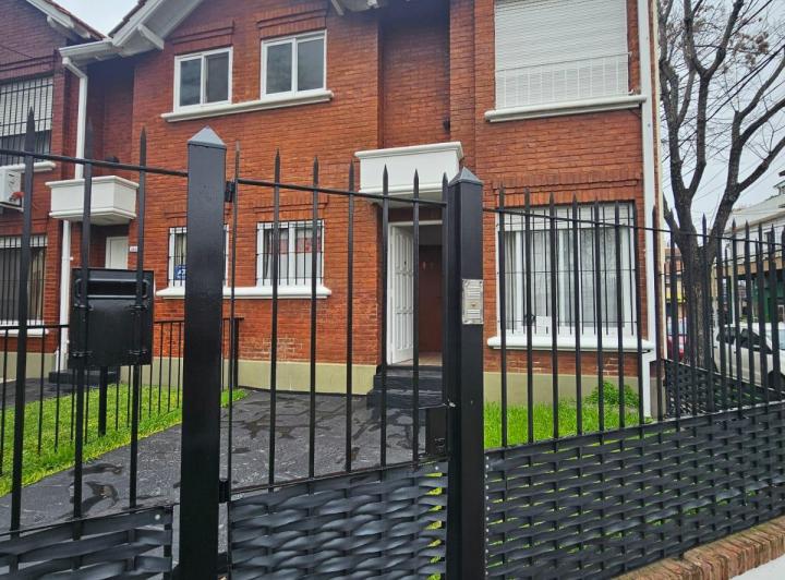 Casa · 90m² · 4 Ambientes · 1 Cochera
