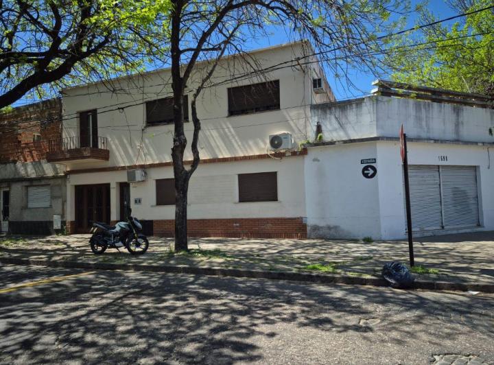 Casa · 1m² · 3 Ambientes · 1 Cochera