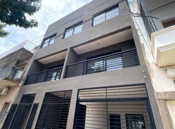 Casa de 4 ambientes, Monte Castro · Casa Tipo PH 4 Ambs. en Planta Baja con Cochera, Amplísimo Patio y Parrilla!