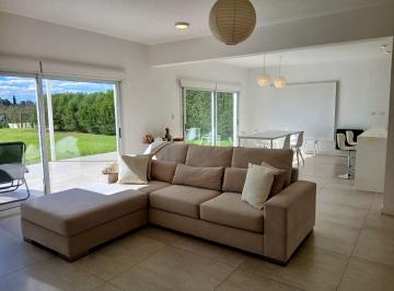 Casa · 152m² · 3 Ambientes · 2 Cocheras · Casa en San Sebastian - Area 1