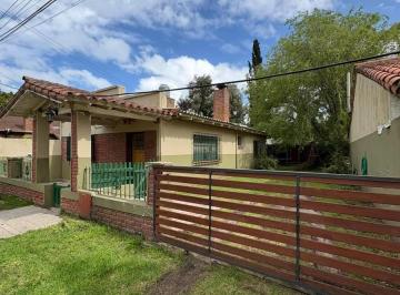Casa · 68m² · 4 Ambientes · 1 Cochera · Casa en Venta - 3 Dorm. 1 Baño - Miramar