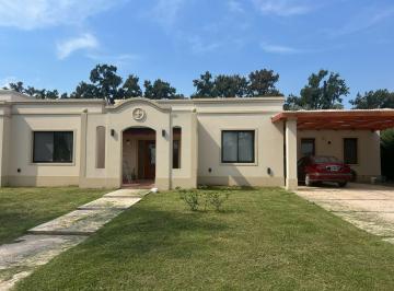 Casa · 270m² · 6 Ambientes · 2 Cocheras · Casa en Venta 4 Dorm. Estudio Club de Campo Casuarinas Apto Credito