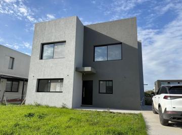 Casa · 176m² · 6 Ambientes · 2 Cocheras · Casa en Venta 4 Dorm. Estudio - Lagoon Pilar - Financia