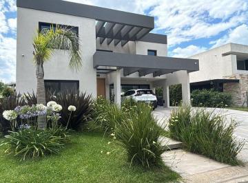 Casa · 300m² · 6 Ambientes · 2 Cocheras · Alquiler Casa a Estrenar en Lagoon Pilar