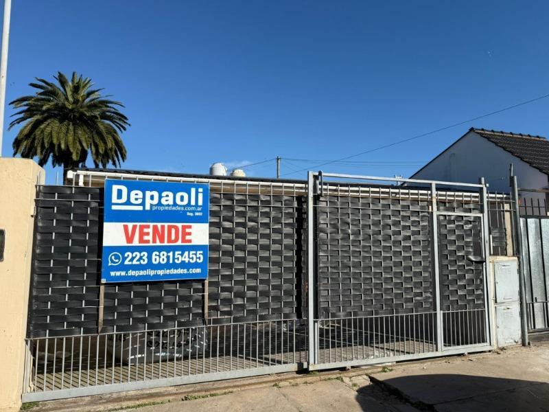 Impecable Duplex con entrada de auto, y patio lavadero y quincho, todo lo que estas buscando, rejas, muy luminoso!