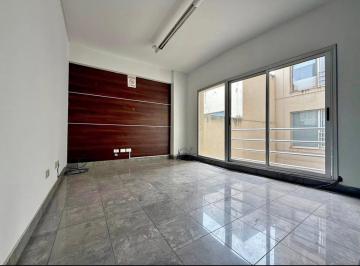 Oficina comercial en Alquiler de 1 ambiente  · Oficina en Aqluiler