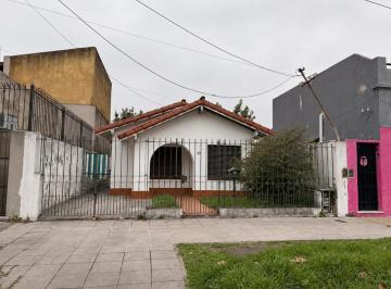 Casa · 100m² · 4 Ambientes · 1 Cochera · Casa en Remedios de Escalada