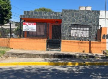 Casa de 3 ambientes, Quequén · Casa de Tres Ambientes en Alquiler en La Playa de Quequén!