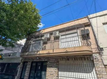PH · 243m² · 6 Ambientes · PH en Venta - 5 Dorm. 2 Baños - Parque Avellaneda