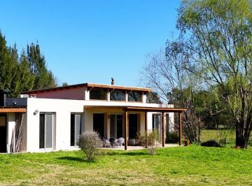 Casa de 4 ambientes, Chascomús · Casa en Venta en Chascomús Barrio de Chacras Laguna Vitel Mucho Verde Super Luminosa Lote de 13896 m²