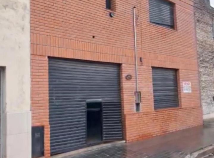 Local comercial · 210m²