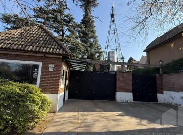 Casa · 91m² · 4 Ambientes · Casa Triplex en Venta en Ituzaingó, G. B. a. Zona Oeste, Argentina