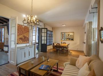 Casa · 178m² · 5 Ambientes · 1 Cochera · Casa Totalmente Reciclada en San Fernando