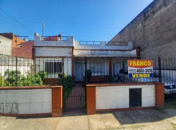 Casa de 4 ambientes, La Matanza · Casa 4 Ambientes con Cochera, Jardín Al Frente y Amplio Patio Trasero