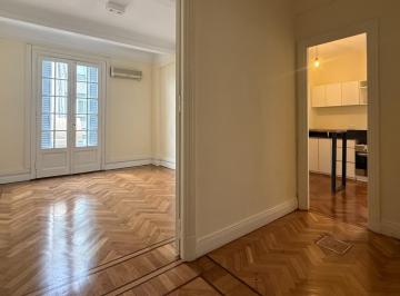 Departamento · 57m² · 3 Ambientes · Venta Depto 3 Amb Refaccionado a Nuevo con Balcon Al Frente, Ubicacion Estrategica