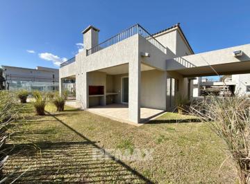 Casa · 99m² · 4 Ambientes · 1 Cochera · Venta Casa Duplex Financiacion 3 Hab Chic Village