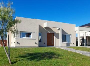 Casa de 4 ambientes, Esteban Echeverría · Casa en Venta en Canning - Barrio Santa Inés.