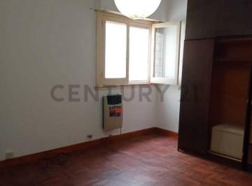 PH · 70m² · 4 Ambientes · Alquiler PH 2 Dorm La Plata