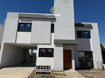 Casa · 160m² · 4 Ambientes · 1 Cochera · Duplex en Venta - Docta