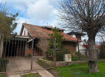 Casa · 125m² · 4 Ambientes · 1 Cochera · Venta Casa 4 Amb. Juramento con Galpón y Patio