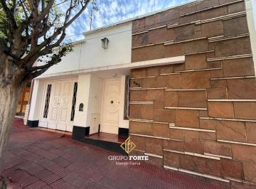 Casa · 202m² · 4 Ambientes · 1 Cochera · Casa en Venta - San Martin