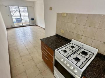 Departamento · 23m² · Alquiler de Monoambiente con Patio, en Echesortu