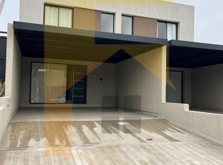 Casa · 110m² · 4 Ambientes · 2 Cocheras