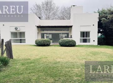 Casa · 150m² · 6 Ambientes · Casa en Venta en El Barrio Privado Roble Joven