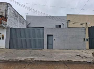 Bodega-Galpón de 4 ambientes, Ituzaingó · Galpón Comercial & Semi Industrial en Alquiler en Ituzaingó Norte!