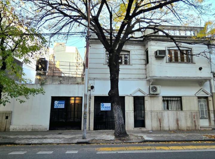 Casa · 131m² · 8 Ambientes · 1 Cochera