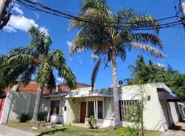Casa de 4 ambientes, Morón · Chalet 4 Ambientes con Parque y Garaje Ozanam N 1294 Moron Sur