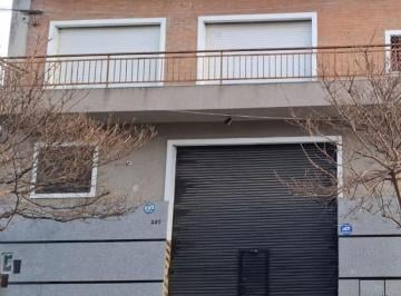 Casa · 200m² · 4 Ambientes · Venta Casa con Galpon en Lomas del Mirador
