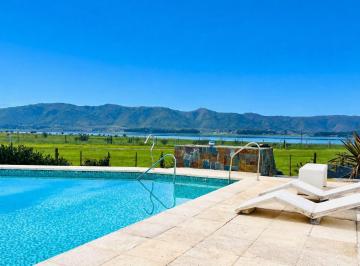 Casa · 469m² · 4 Dormitorios · 7 Cocheras · Casa en Puerto del Aguila Country Naútico I Potrero de Garay I Costa Oeste del Lago Los Molinos