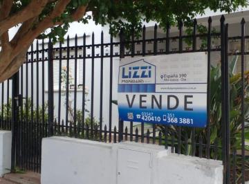 Casa · 180m² · 5 Ambientes · 1 Cochera · Casa en Barrio Norte